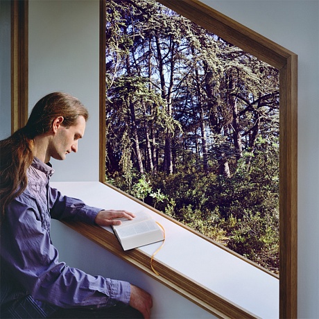 Sceneries – Man Reading by a windowHiryczuk/ Van Oevelen2007