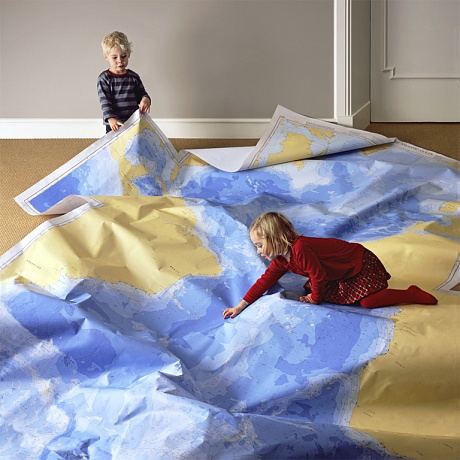 Children Unfolding a Map of the OceanHiryczuk / Van Oevelen2007